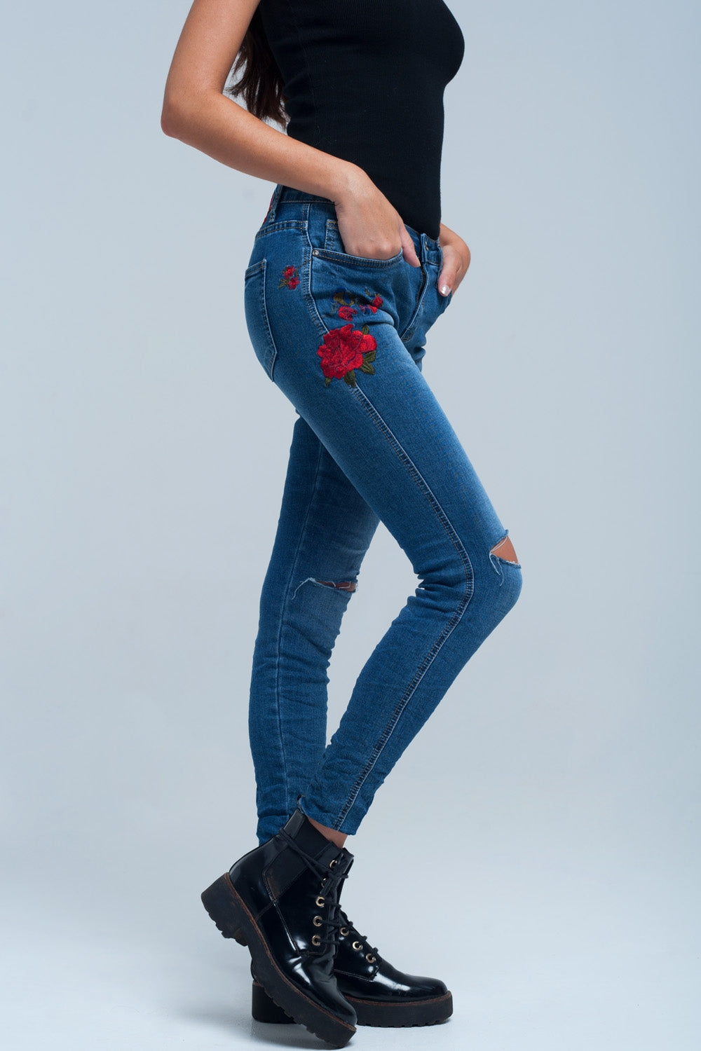 Jeans stretti dettagli ricamati