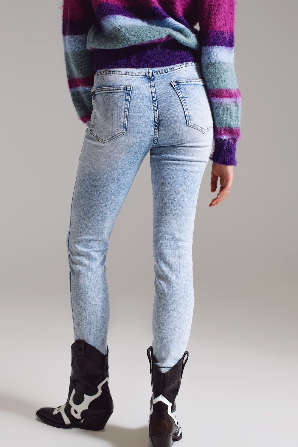 Jeans super skinny a vita media in lavaggio chiaro
