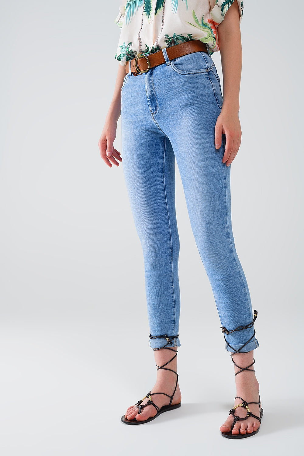 Jeans super skinny a vita regolare in lavaggio chiaro con 5 tasche