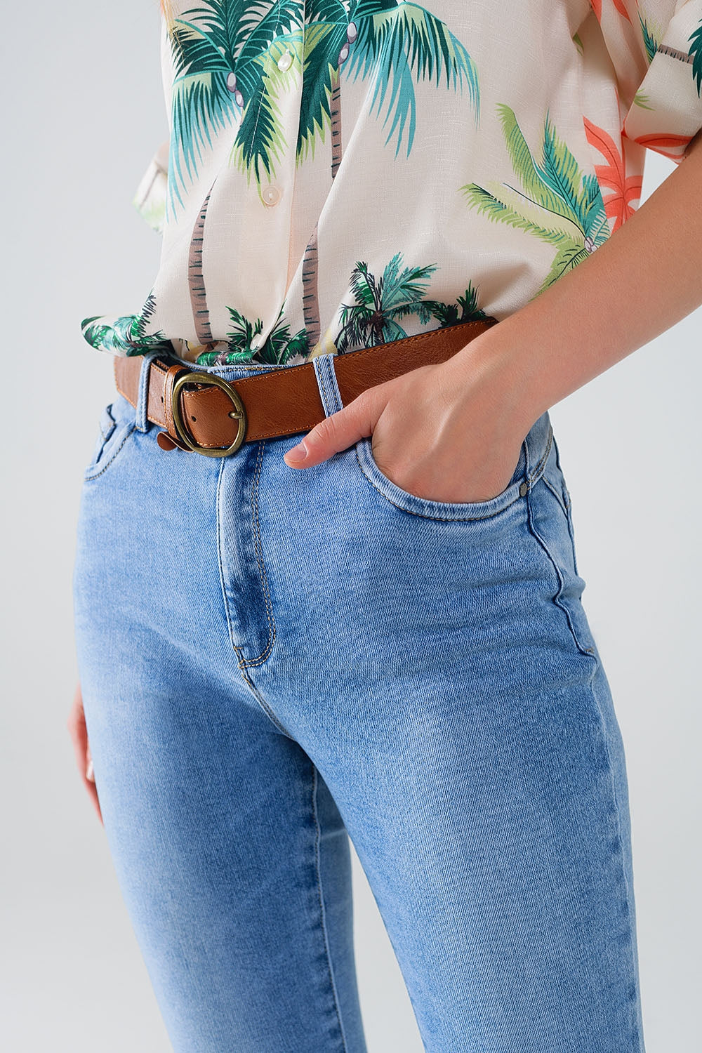 Jeans super skinny a vita regolare in lavaggio chiaro con 5 tasche