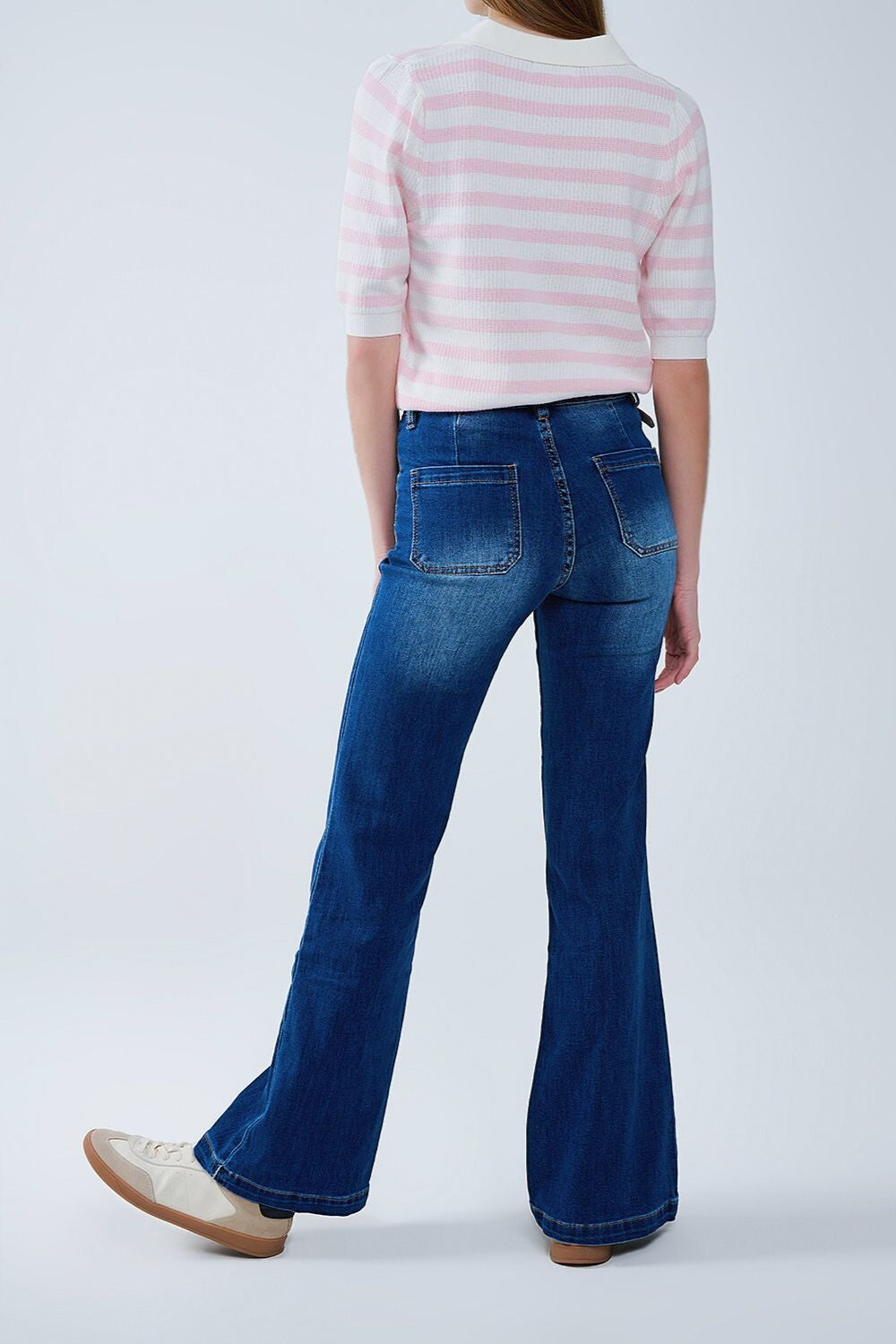 Jeans svasati blu scuro con tasche frontali