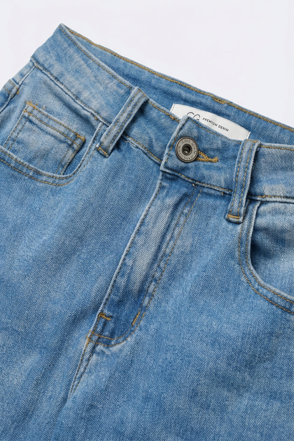 Jeans svasati elasticizzati a lavaggio chiaro