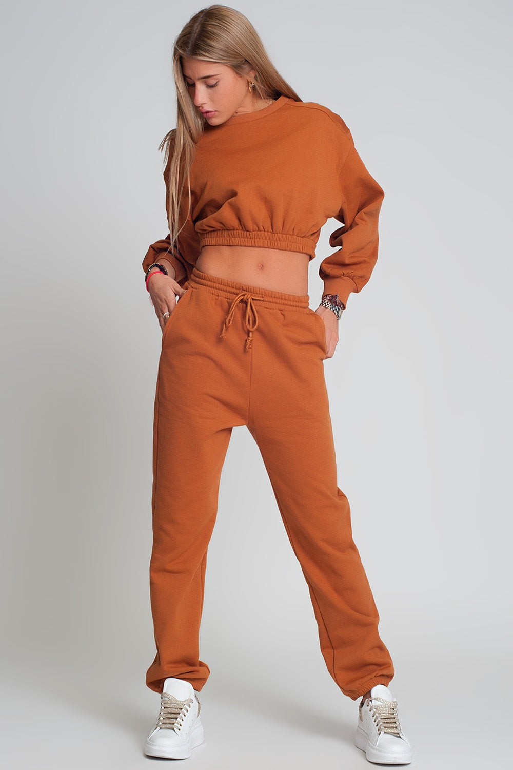 Jogging cammello con fiocco in vita in cotone