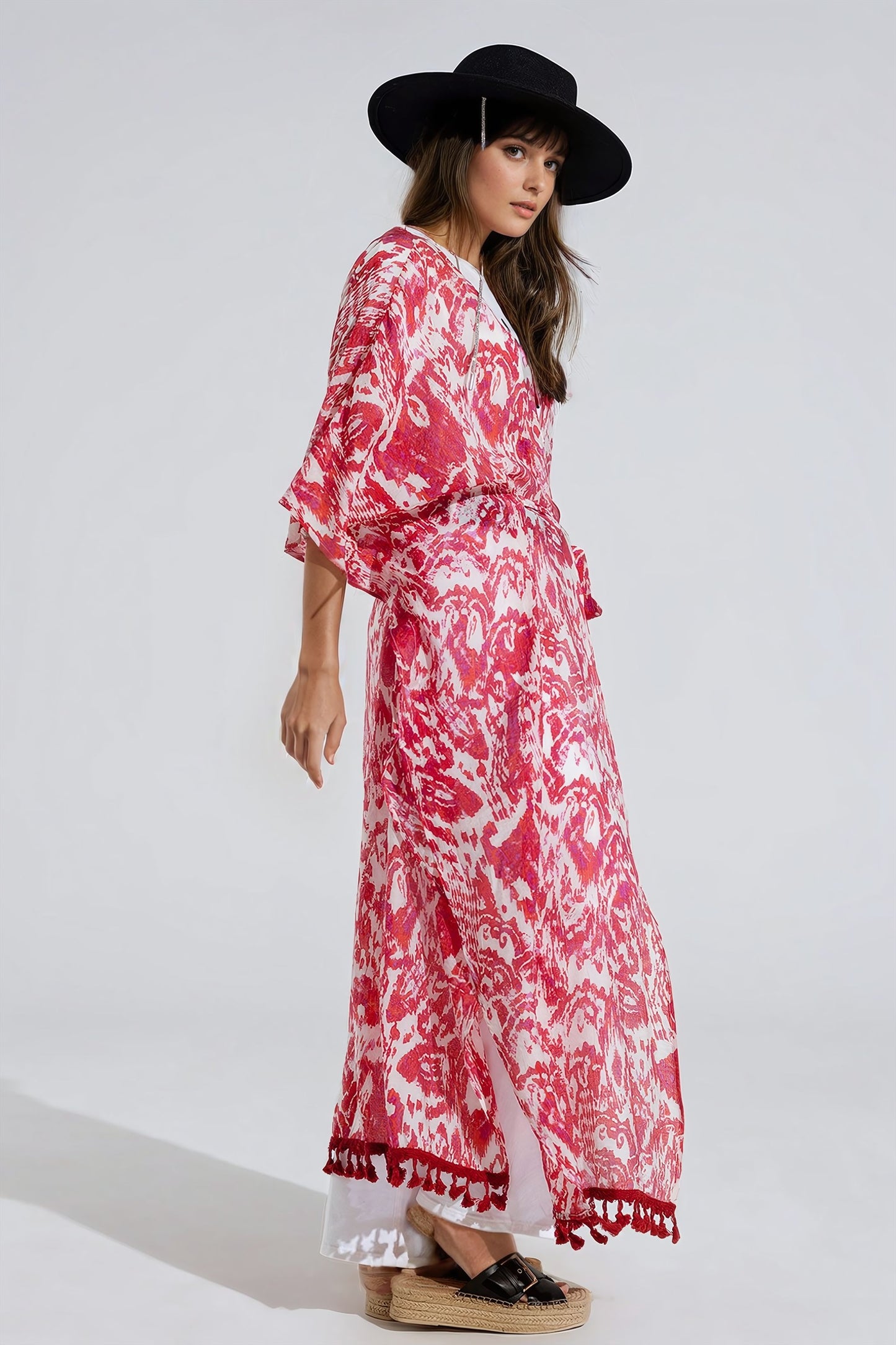 Kimono lungo rosso con chiusura a coulisse con stampa tribale