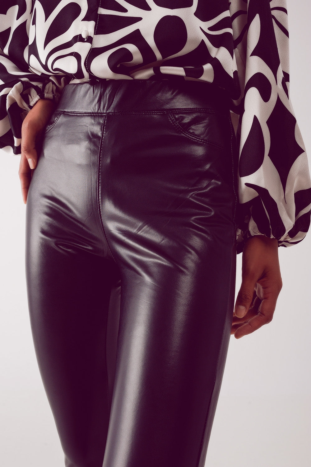 Leggings neri effetto pelle