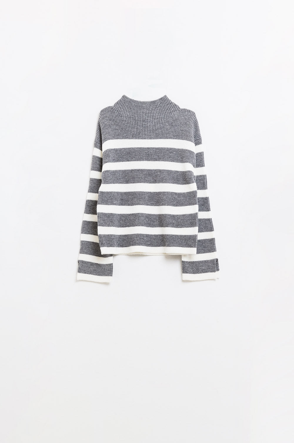 Q2 Maglia a coste grigia con strisce color crema