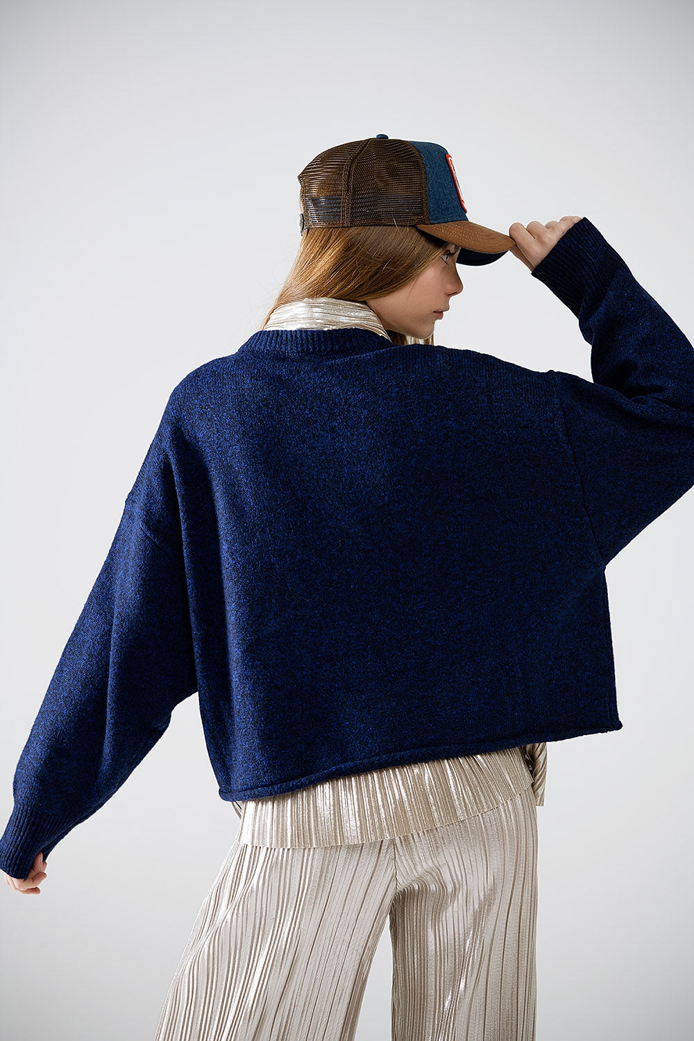 Maglia a maglia morbida con maniche a palloncino in stile navy