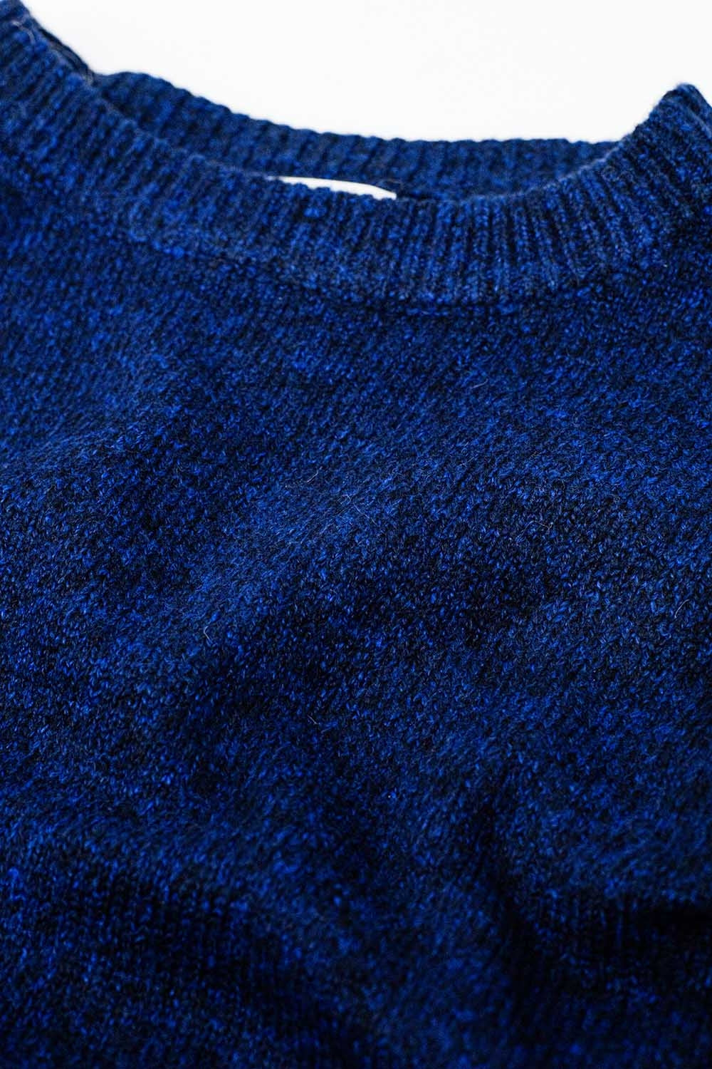 Maglia a maglia morbida con maniche a palloncino in stile navy