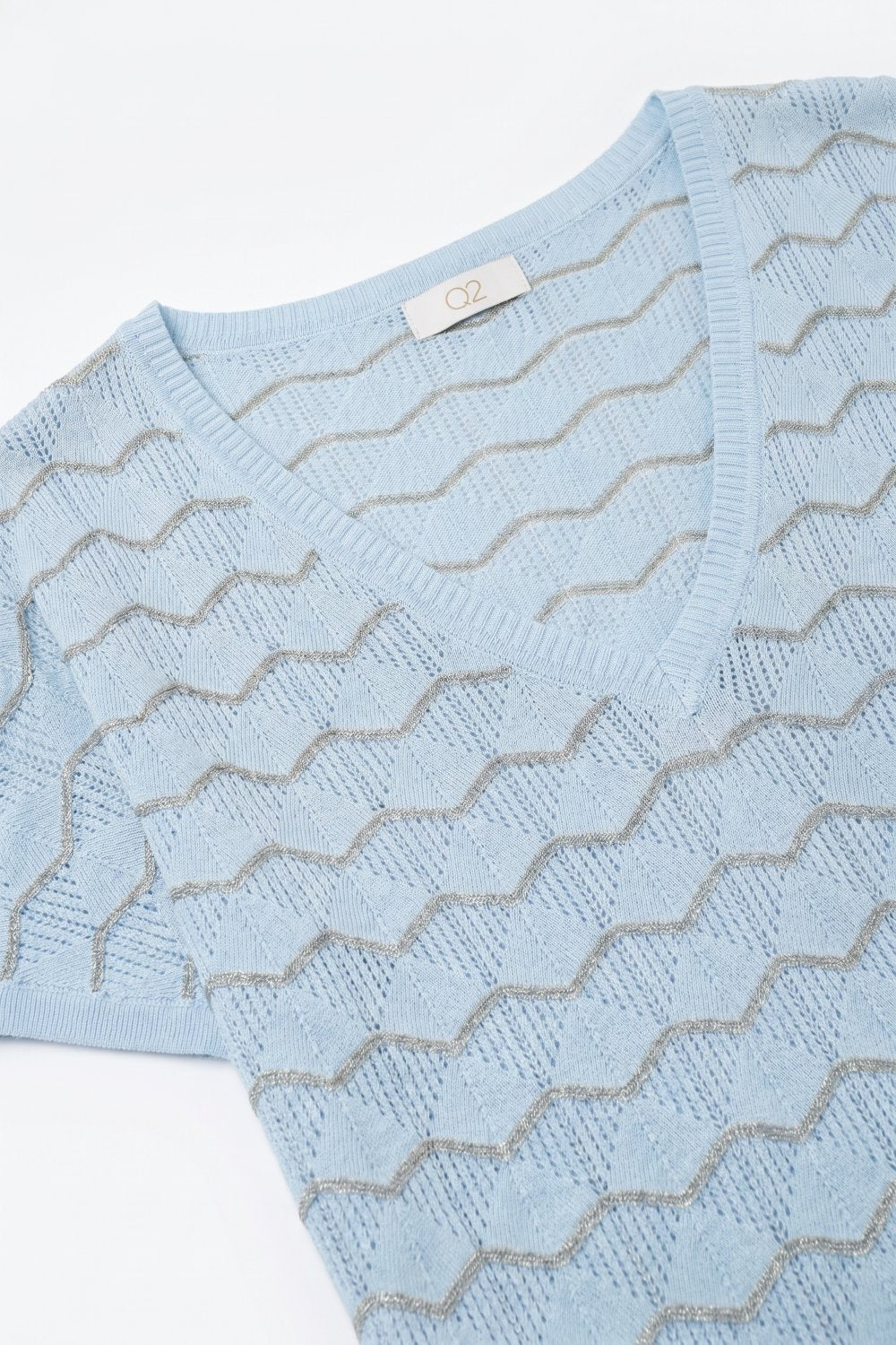 Maglia a Maniche Corte con Scollo a V e Motivo Chevron Azzurro Chiaro