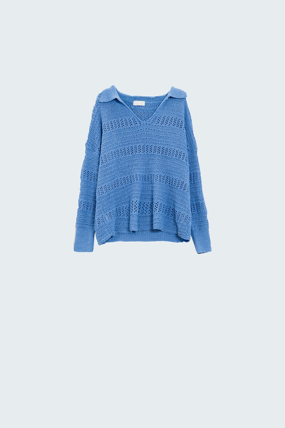 Maglia all'uncinetto con scollo a V e colletto a polo in blu