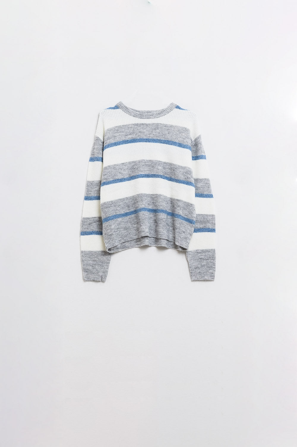 Maglia grigia con strisce ecru e blu