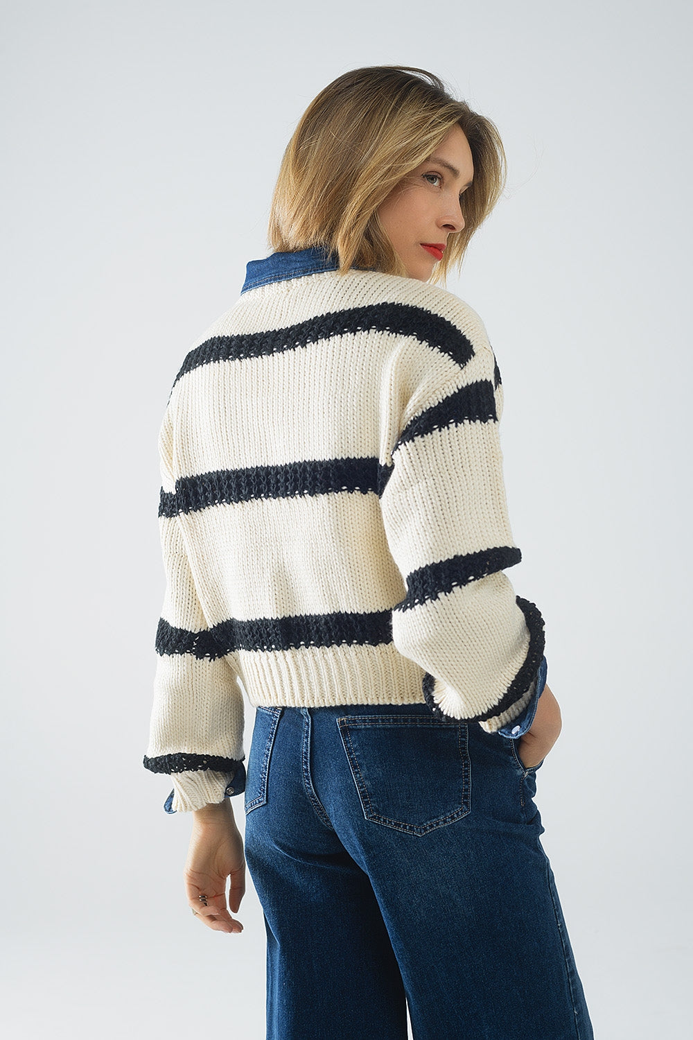 Maglia rilassata beige a righe nere