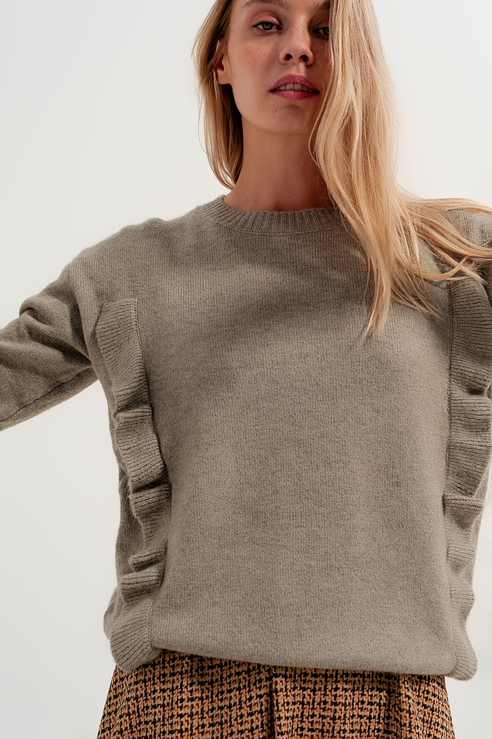 Maglia verde salvia con volant sul davanti