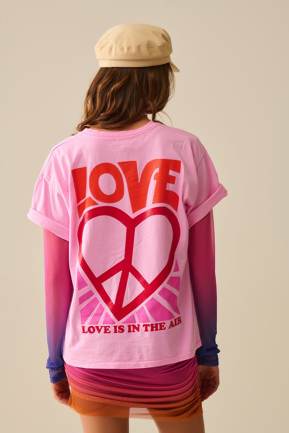 Maglietta rosa con logo Love is Air e Cuore con Pace