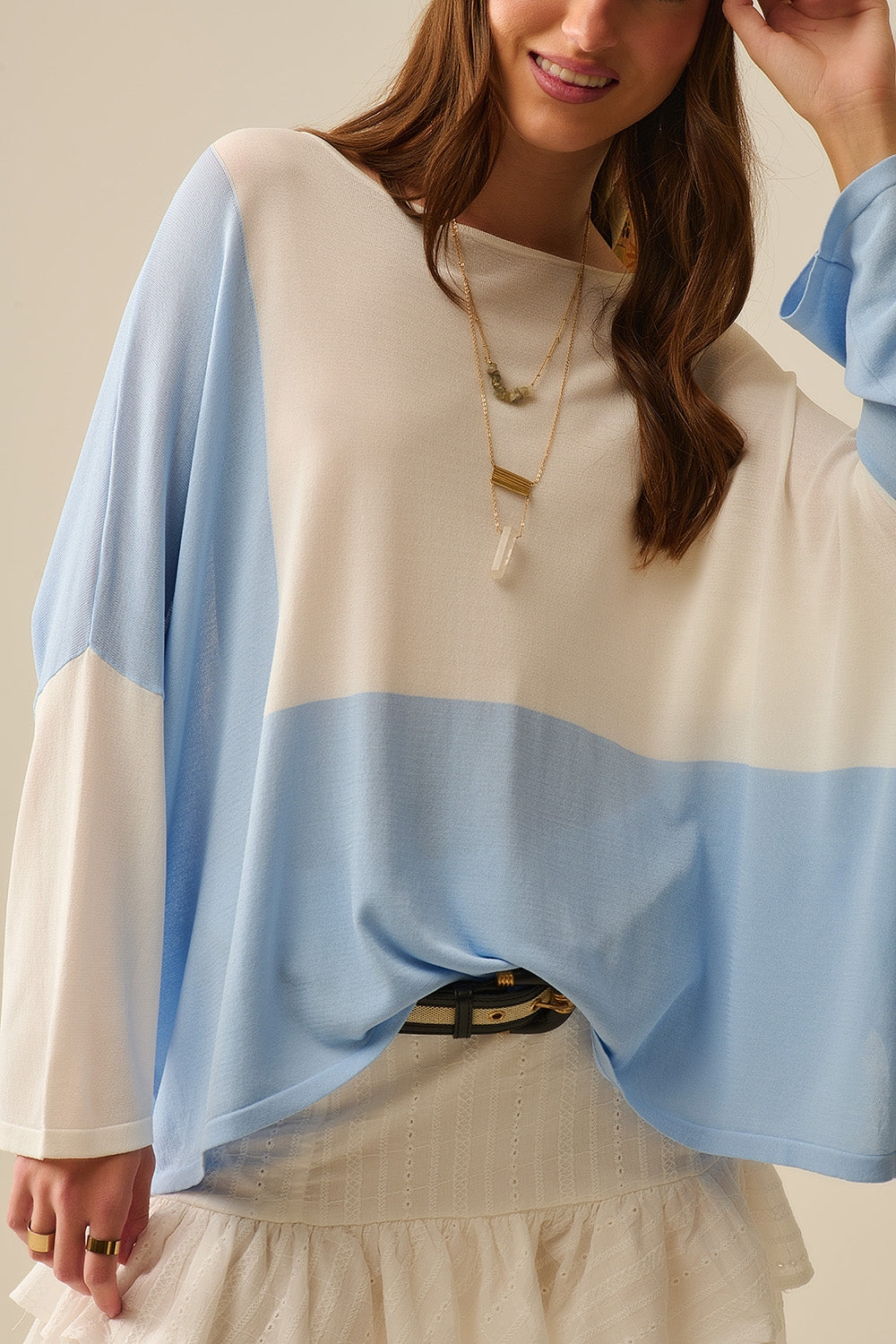 Maglione a blocchi di colore con ali di pipistrello in bianco e blu