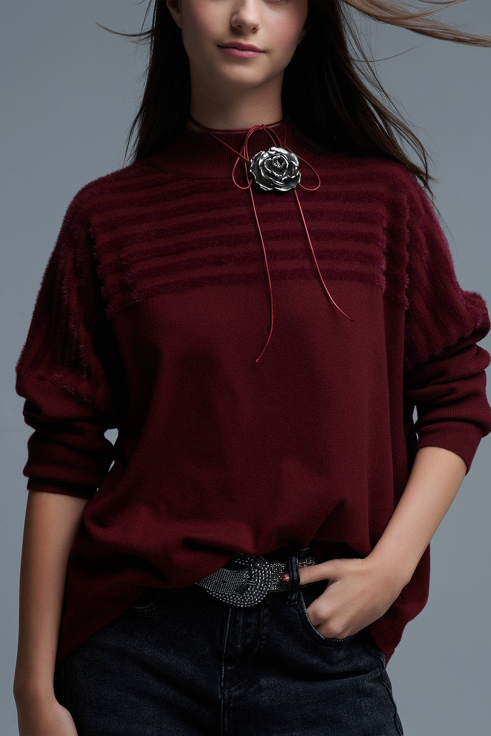 Maglione a collo alto con righe strutturate in borgogna