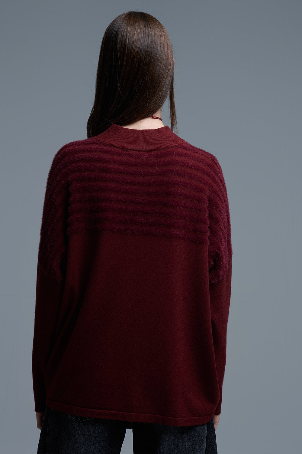 Maglione a collo alto con righe strutturate in borgogna