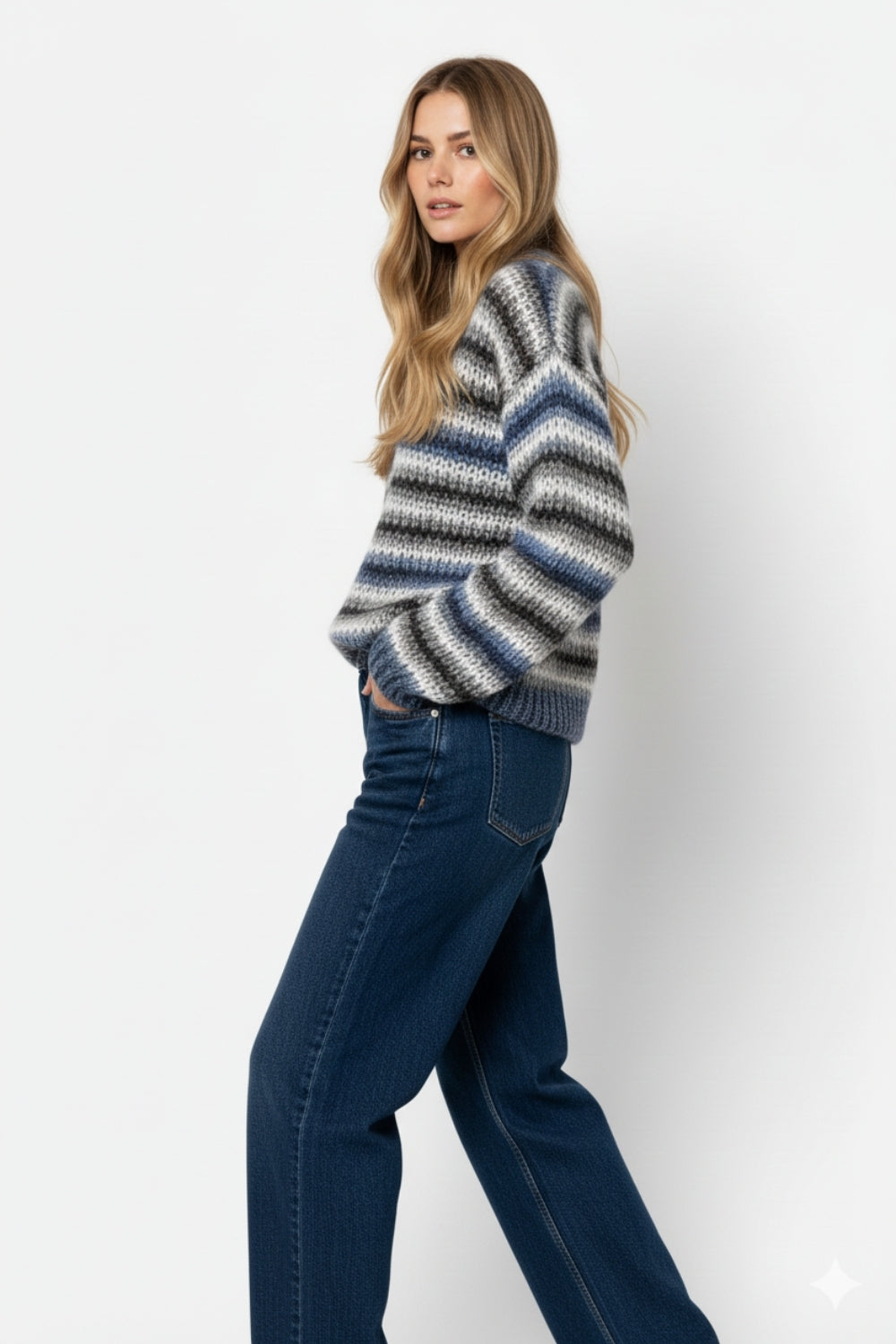 Maglione a maglia grossa con disegno marmorizzato in blu