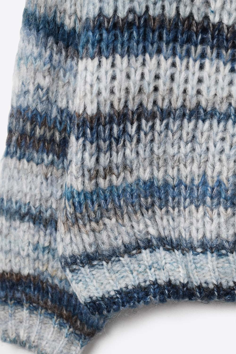 Maglione a maglia grossa con disegno marmorizzato in blu