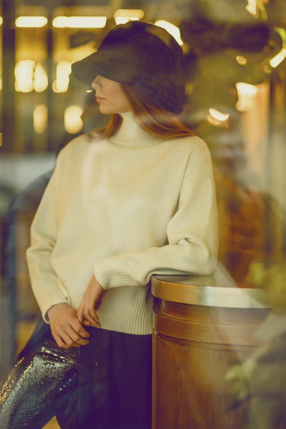 Q2 maglione a maglia grossa in ecru con dolcevita