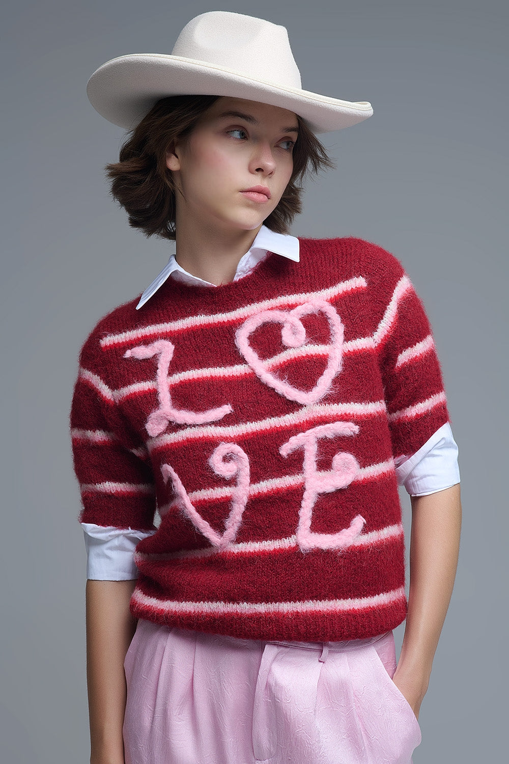 Maglione a manica corta ricamato Love in borgogna