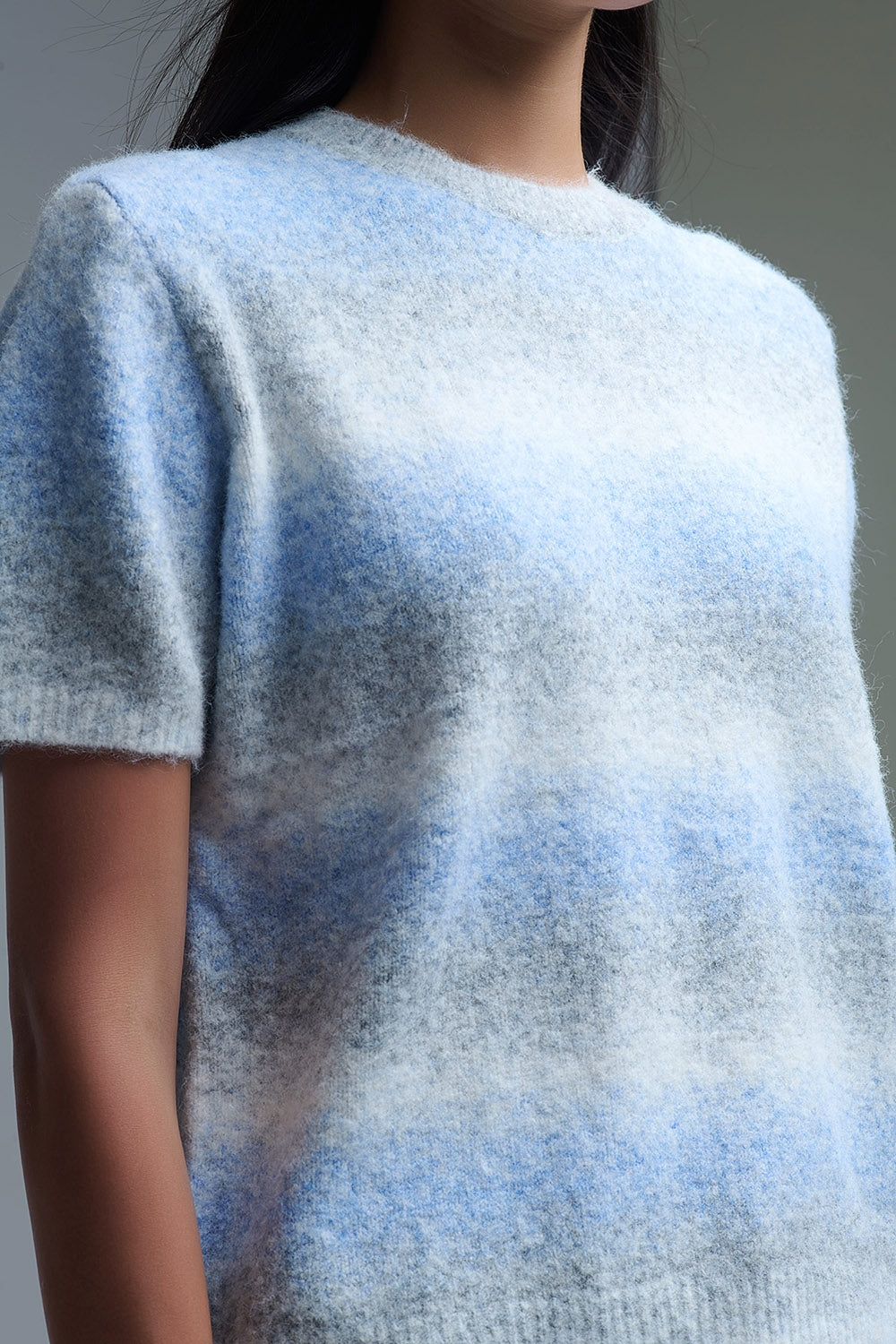 Maglione a maniche corte a righe ombré in blu