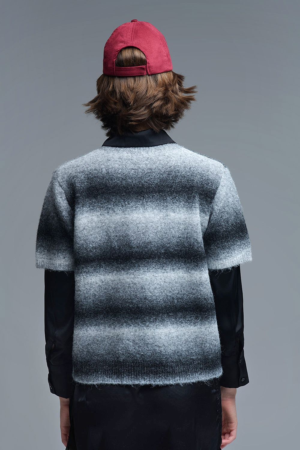 Maglione a maniche corte a righe ombré in grigio