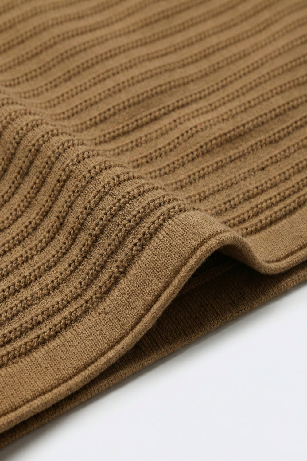 Maglione a maniche corte in maglia a coste color cammello