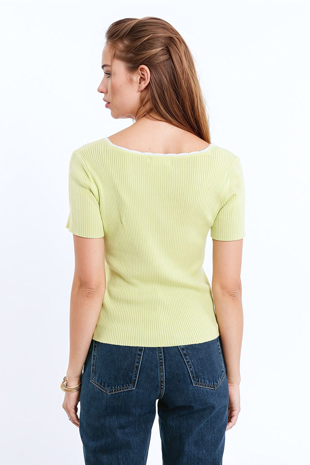 Maglione a maniche corte in maglia lime con collo quadrato e finiture bianche