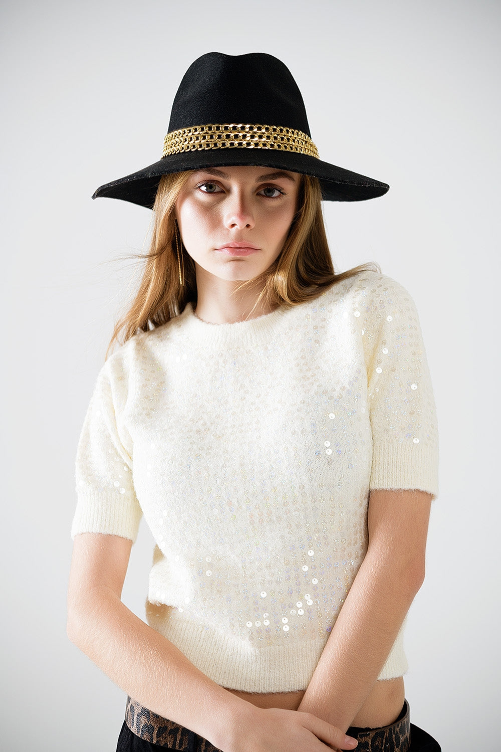 Q2 Maglione a maniche corte in paillettes color crema