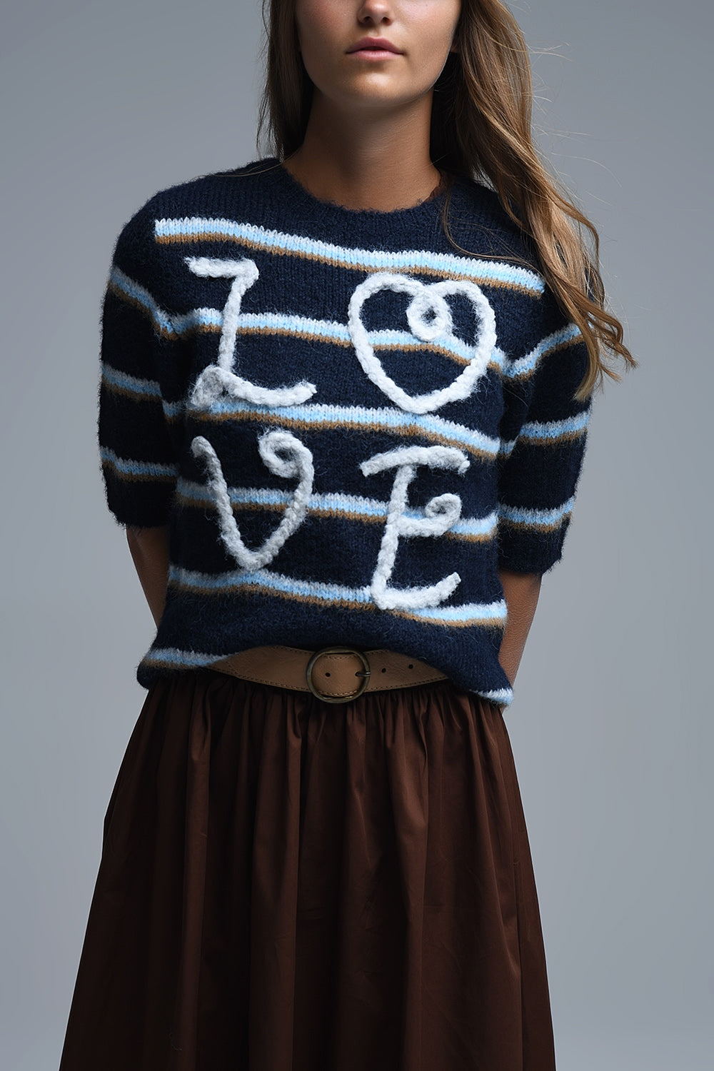 Maglione a maniche corte ricamato Love in blu