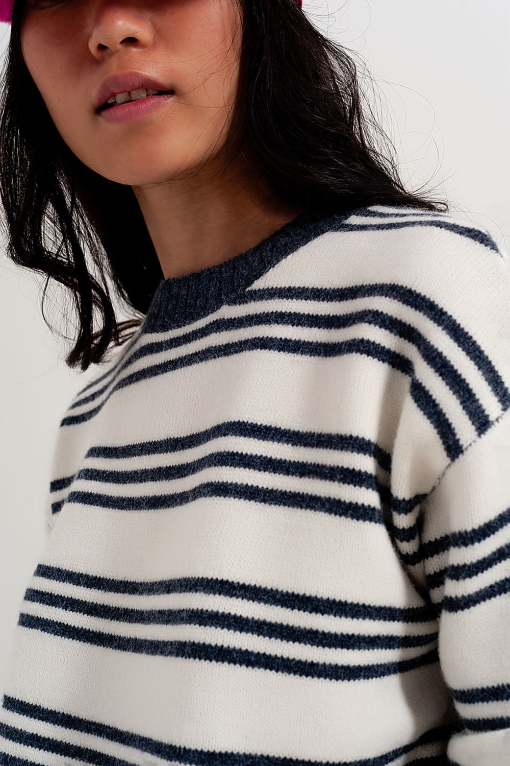 Maglione a maniche lunghe bianco a righe blu