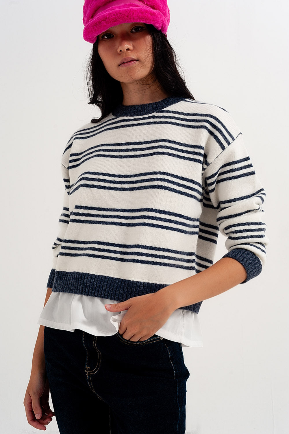 Maglione a maniche lunghe bianco a righe blu