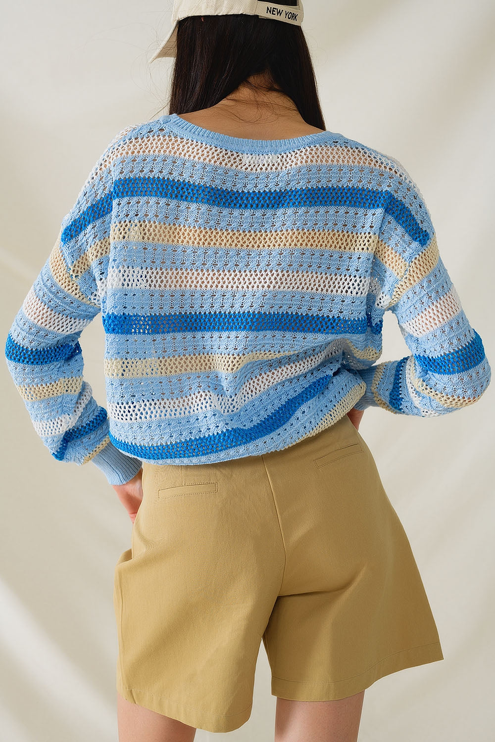 Maglione a maniche lunghe blu multicolore con collo a barca