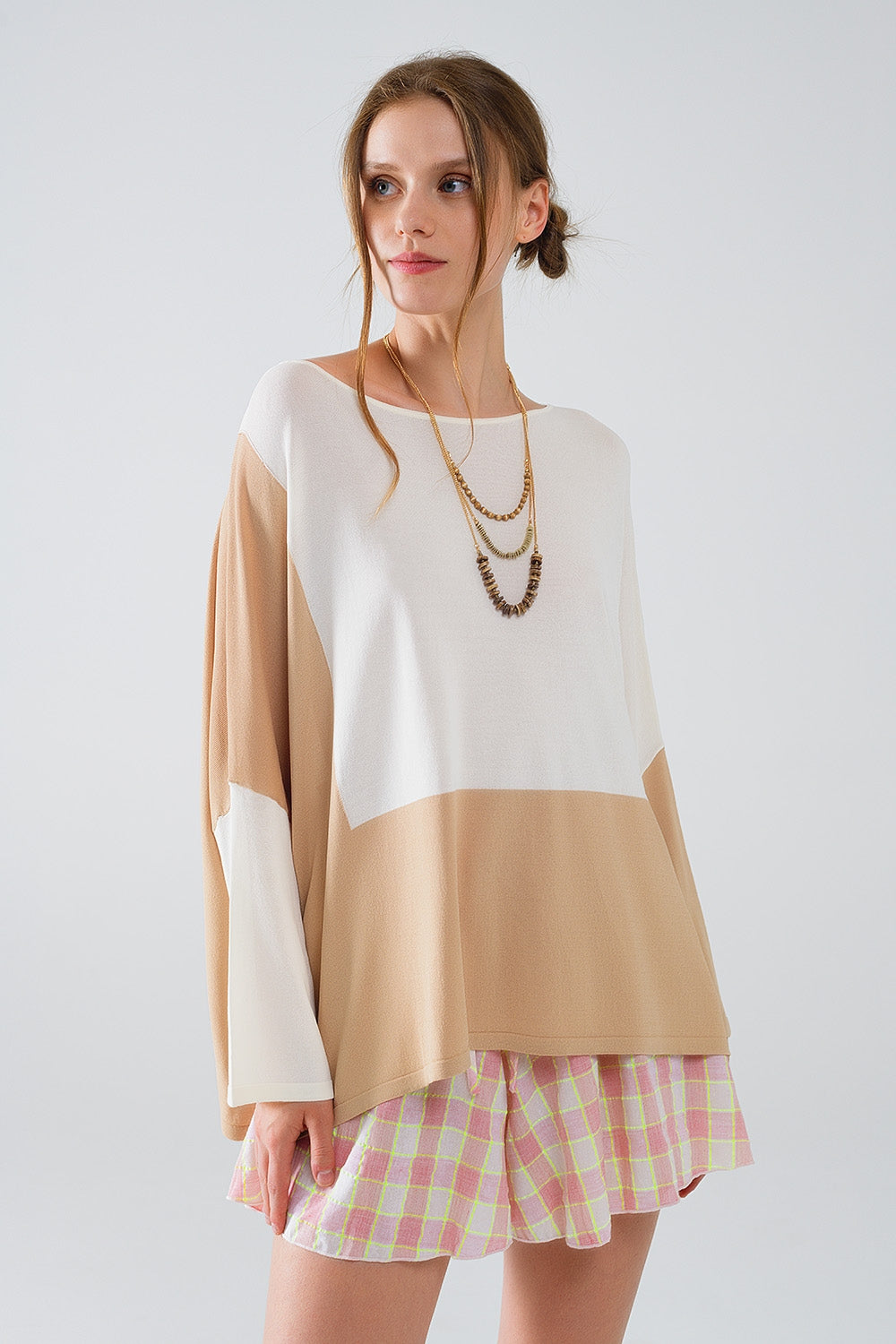 Maglione a pipistrello a blocchi di colore bianco e beige