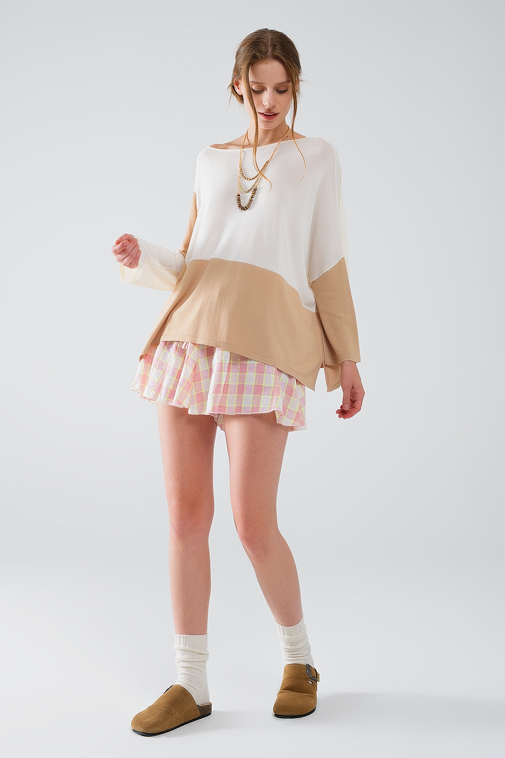Maglione a pipistrello a blocchi di colore bianco e beige