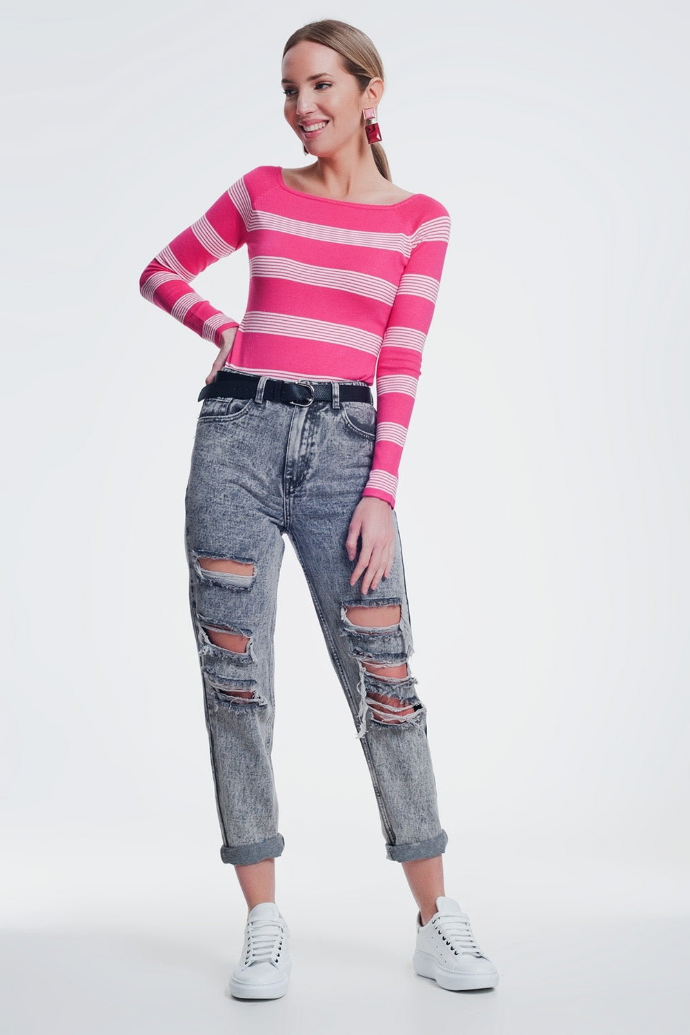 Maglione a righe con scollo a barca fucsia