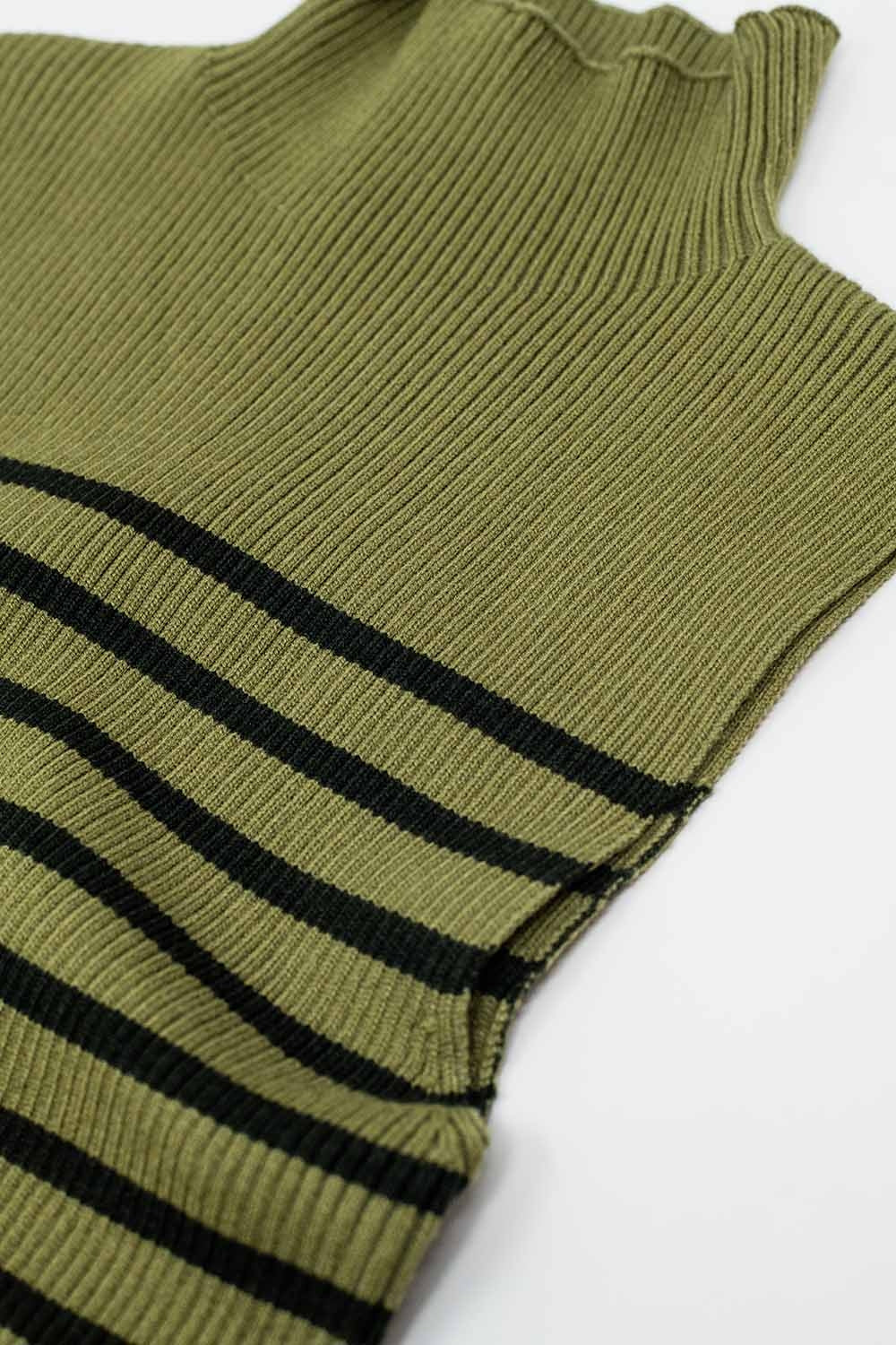 Maglione a righe con tartaruga verde oliva