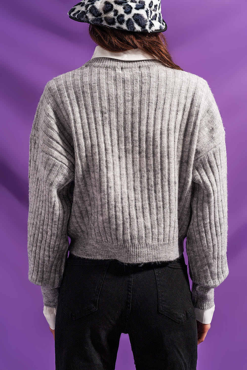 Maglione a righe grigio a coste
