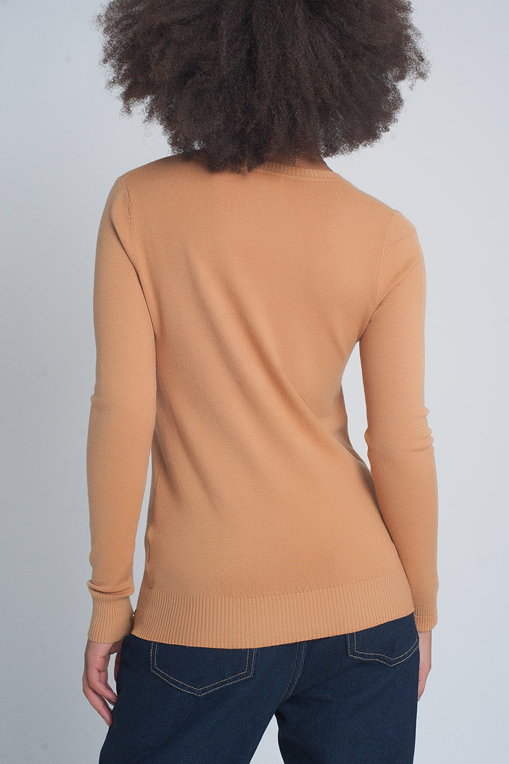 Maglione basic con scollo a V in cammello