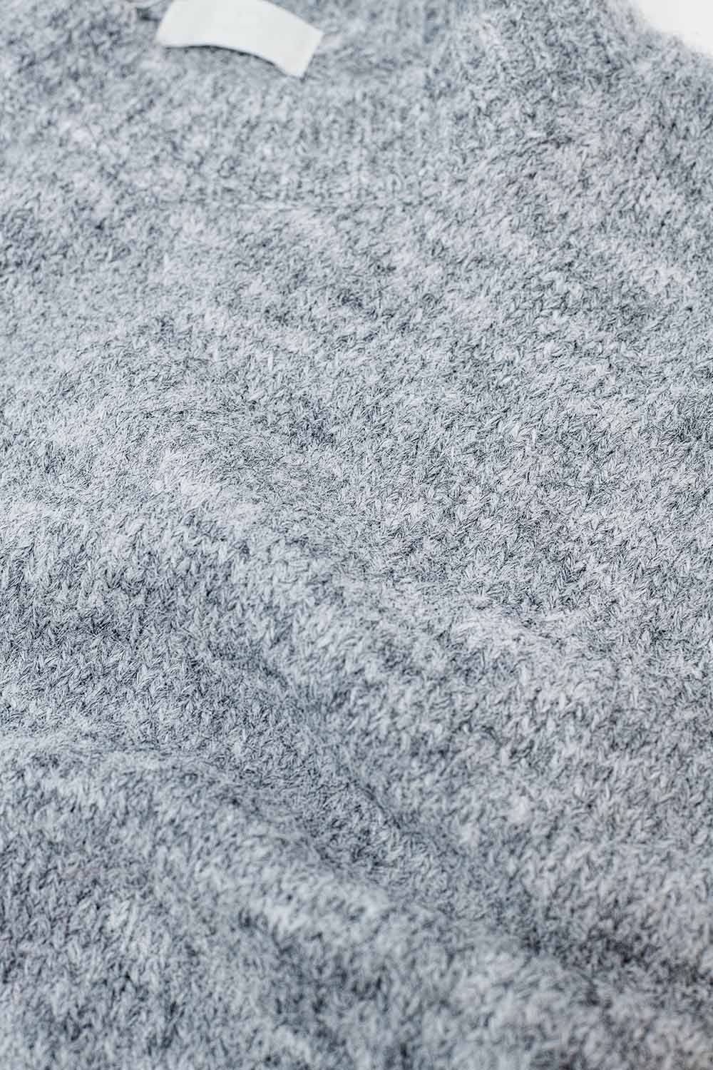 Maglione basic girocollo in grigio
