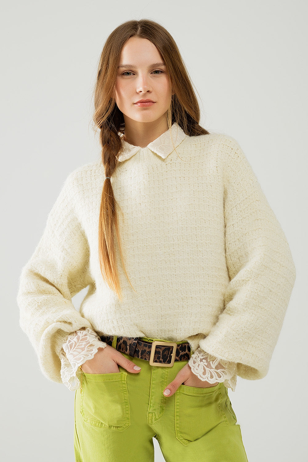 Q2 Maglione beige con maniche a palloncino