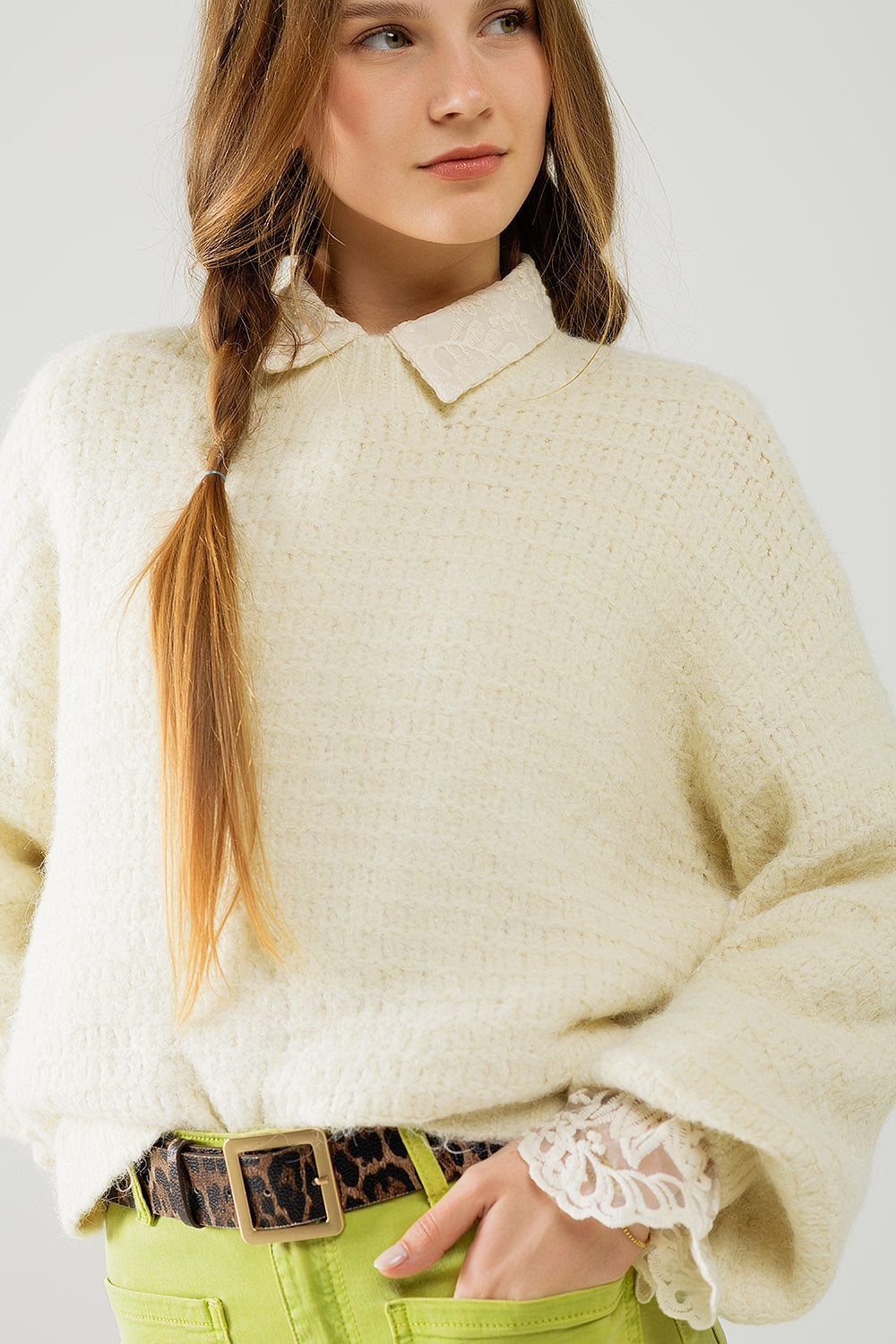 Maglione beige con maniche a palloncino