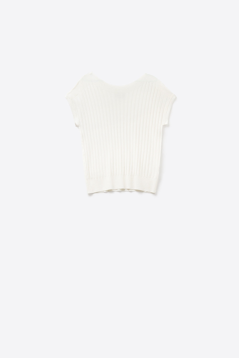 Maglione bianco a coste sottili con scollo a barca