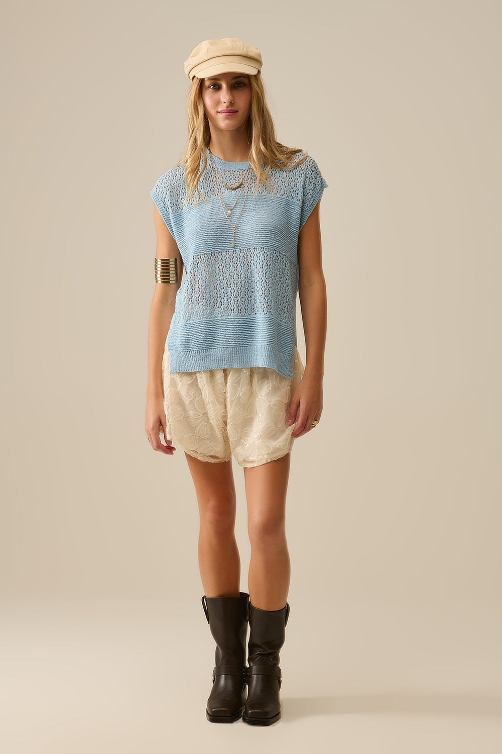 Maglione blu con morbida maglia aperta e maniche scese
