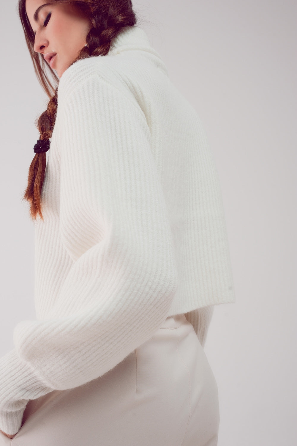 Maglione collo alto con maniche a palloncino color crema