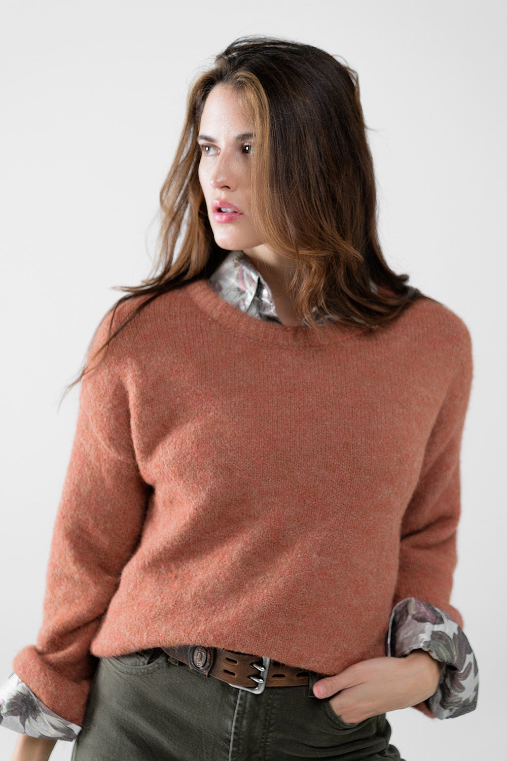 Q2 Maglione con maniche a palloncino in cammello