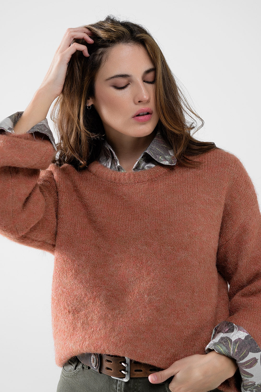 Maglione con maniche a palloncino in cammello