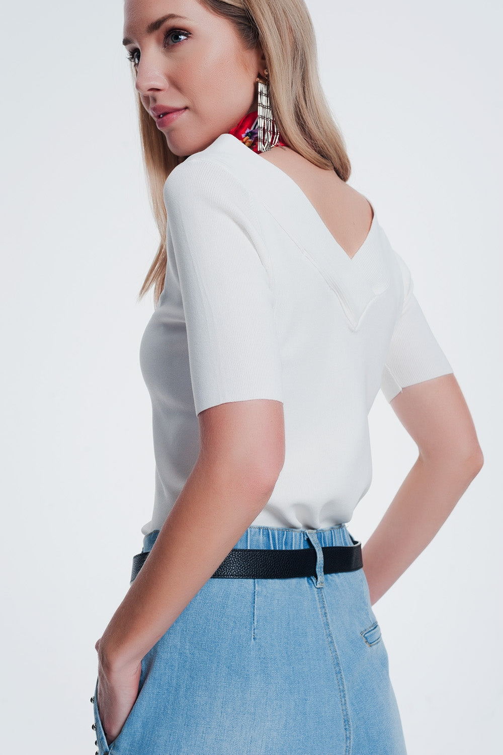 Maglione con scollo a V crema
