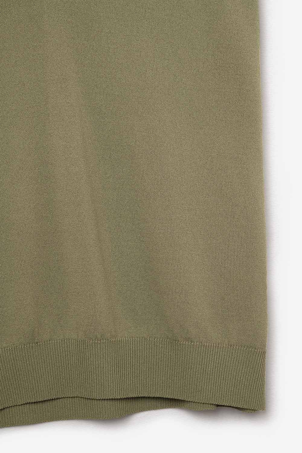Maglione con scollo a V e maniche corte in maglia leggera color kaki